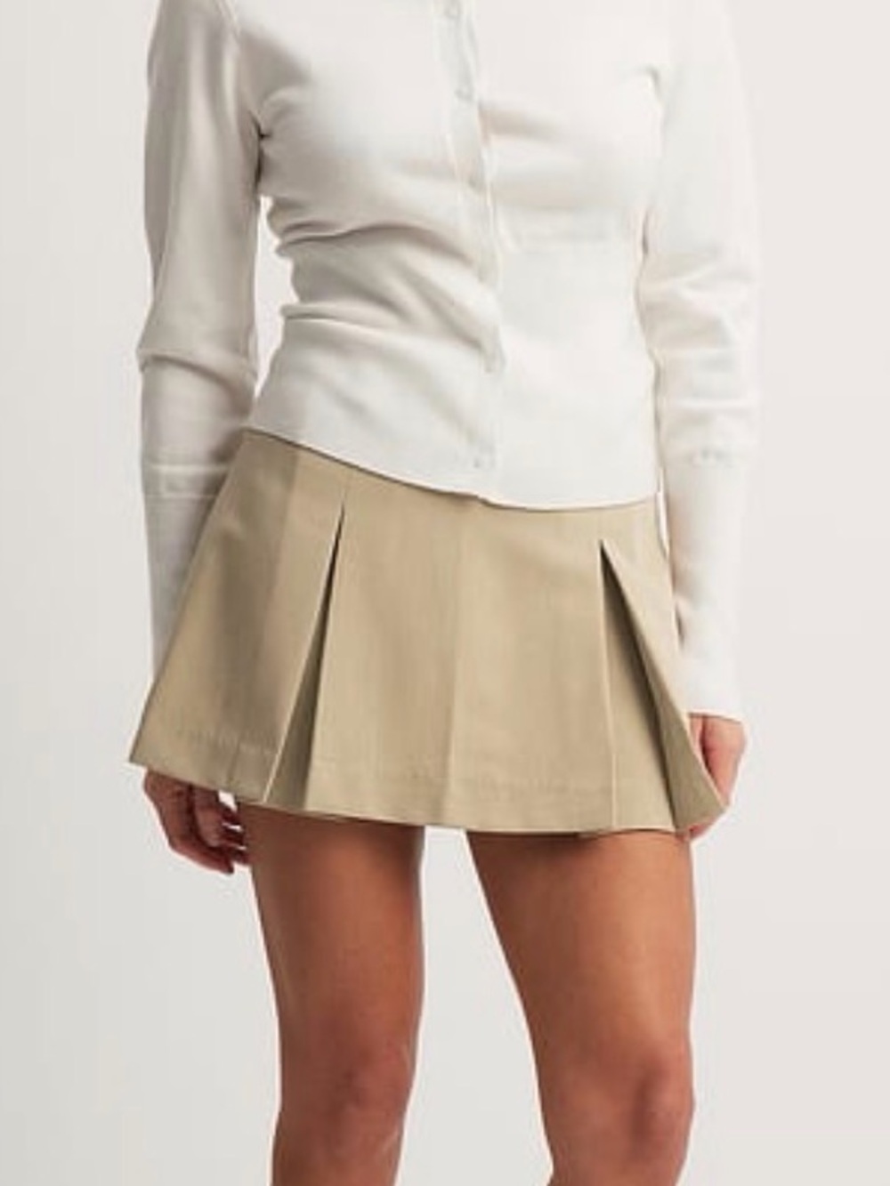NA-KD Pleated tan mini skirt